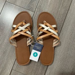 NWT universal thread sandals